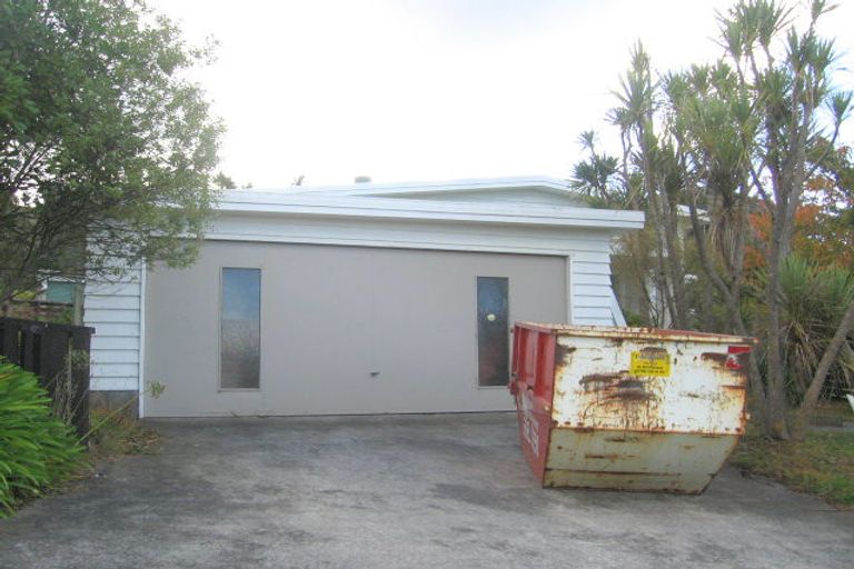 Photo of property in 11 Atlanta Grove, Brooklyn, Wellington, 6021