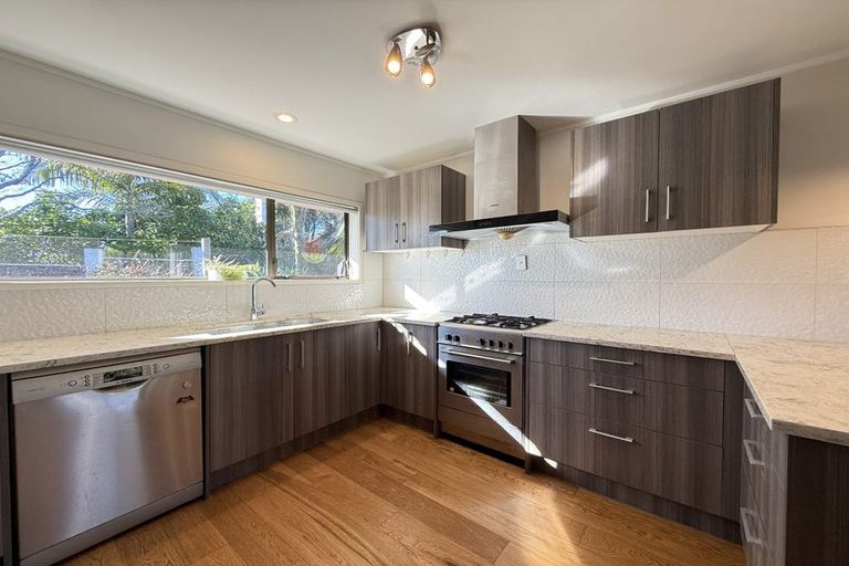 Photo of property in 7 Manutara Avenue, Forrest Hill, Auckland, 0620