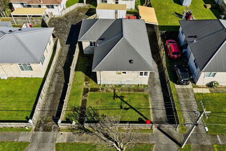 Photo of property in 2/19 Colson Street, Avalon, Lower Hutt, 5011