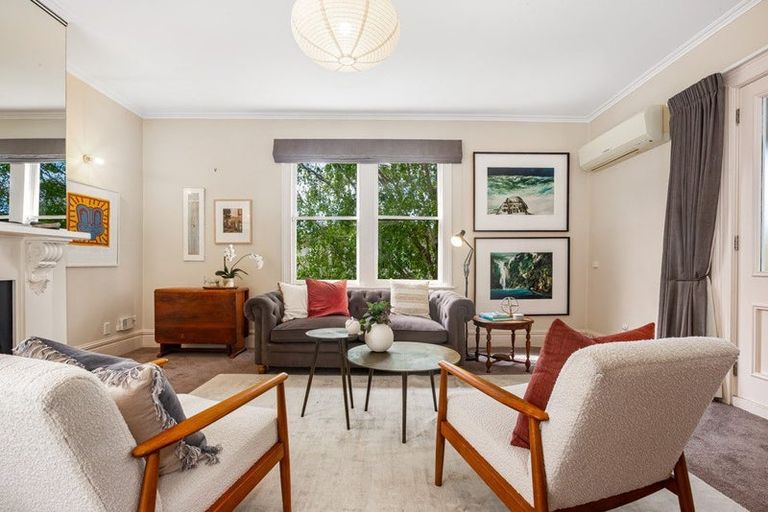 Photo of property in 12 Tinakori Road, Thorndon, Wellington, 6011