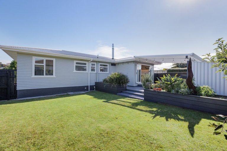 Photo of property in 12a Goods Road, Otumoetai, Tauranga, 3110