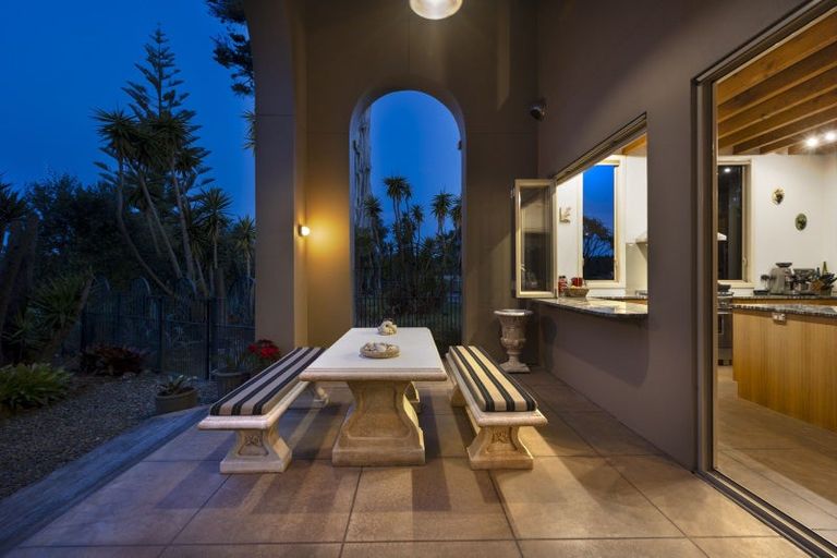 Photo of property in 2213 Whananaki North Road, Whananaki, Hikurangi, 0181