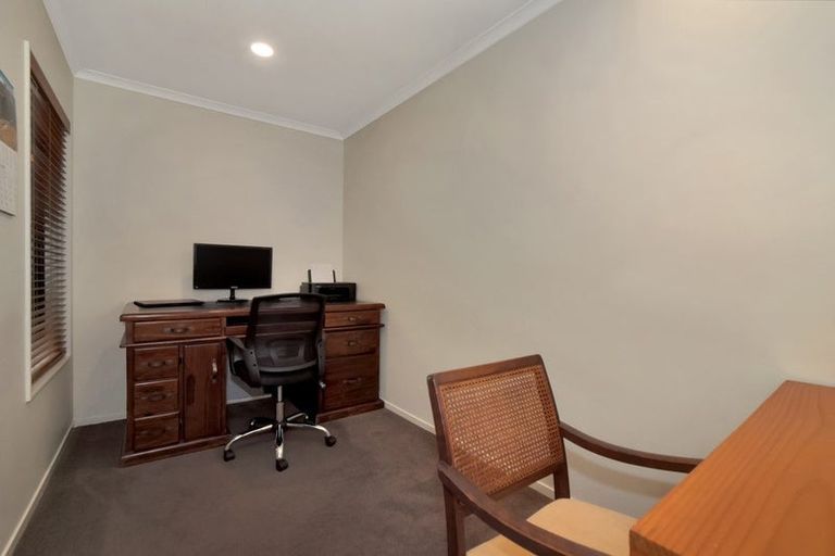 Photo of property in 14 Tupelo Place, Ohauiti, Tauranga, 3112