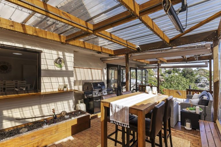 Photo of property in 2/15 Eastwood Rise, Browns Bay, Auckland, 0630