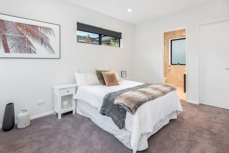 Photo of property in 6a Hostel Access Road, Eastern Beach, Auckland, 2012