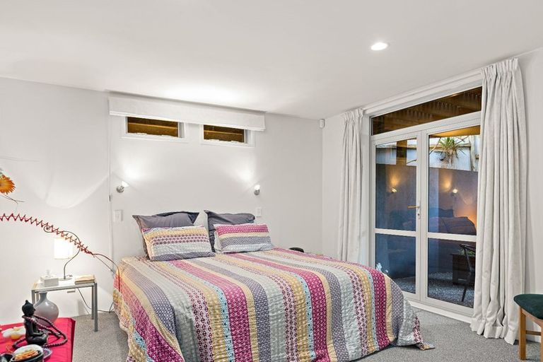 Photo of property in 8 Graceview Way, West Harbour, Auckland, 0618