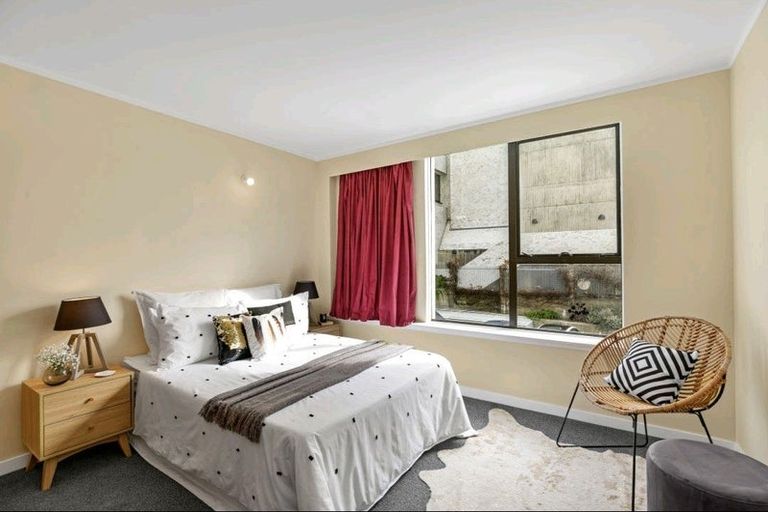 Photo of property in Hobson Court Flats, 13/70 Hobson Street, Thorndon, Wellington, 6011