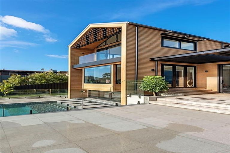 Photo of property in 24 Seacliffe Avenue, Belmont, Auckland, 0622