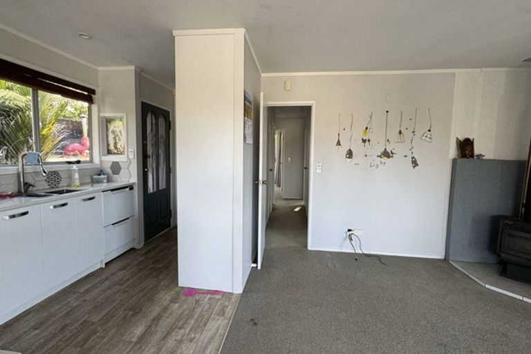 Photo of property in 19 Aquarius Avenue, Glen Eden, Auckland, 0602