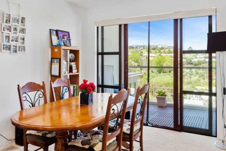 Photo of property in Apollo Apartments, 111/46 Rosedale Road, Rosedale, Auckland, 0632