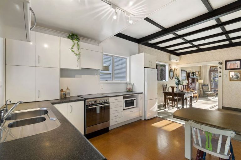 Photo of property in 69 Martin Avenue, Mount Albert, Auckland, 1025
