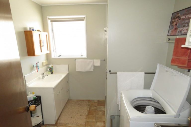 Photo of property in 54 Henley Street, Westport, 7825