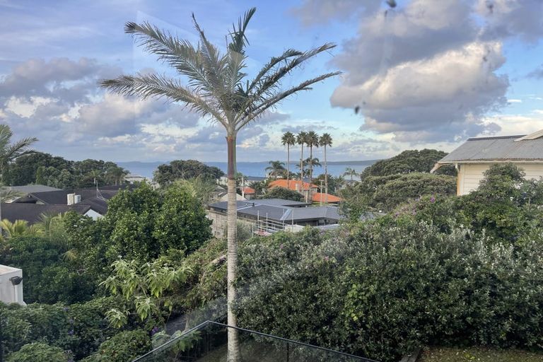 Photo of property in 5 Tiri Road, Takapuna, Auckland, 0620