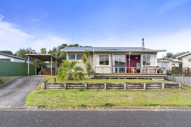 Photo of property in 102 Ruru Street, Whangamata, 3620