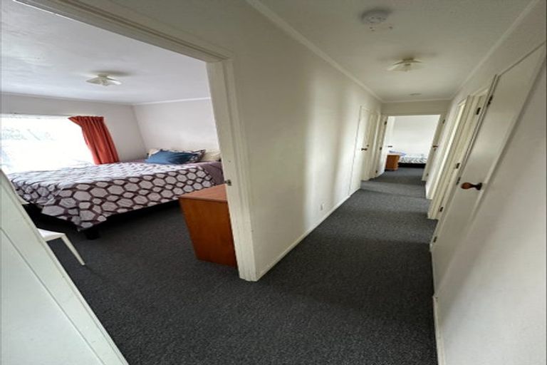 Photo of property in 34 Cedar Heights Avenue, Massey, Auckland, 0614