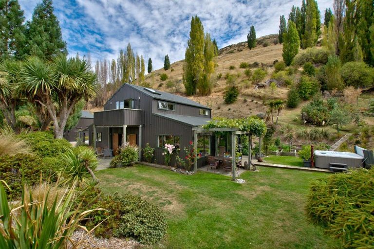 Photo of property in 36 Ferry Hill Drive, Lower Shotover, Queenstown, 9371