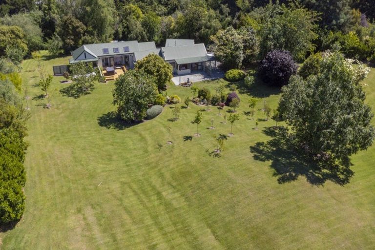 Photo of property in 71 Gillespie Place, Acacia Bay, Taupo, 3385