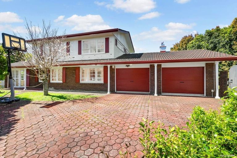 Photo of property in 5 Diosma Place, Botany Downs, Auckland, 2010