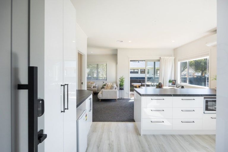 Photo of property in 8 Cousins Avenue East, Foxton Beach, Foxton, 4815