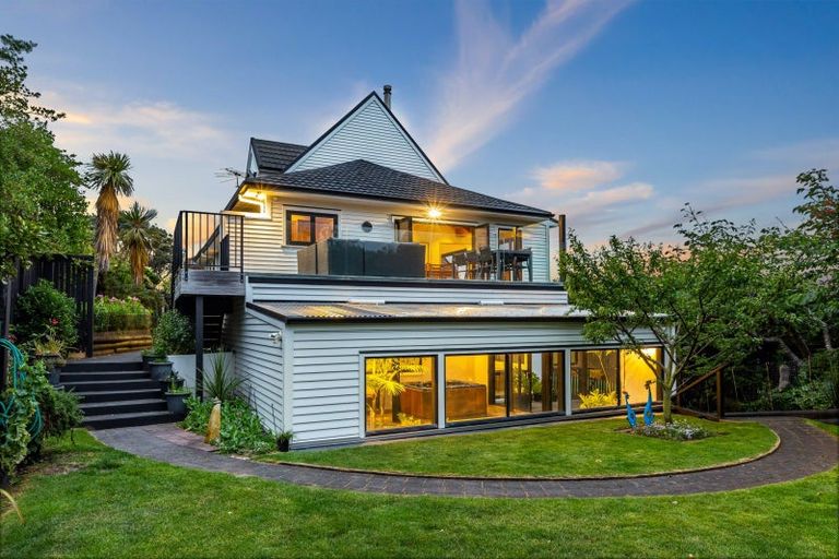 Photo of property in 13 Frances Street, Waikanae Beach, Waikanae, 5036