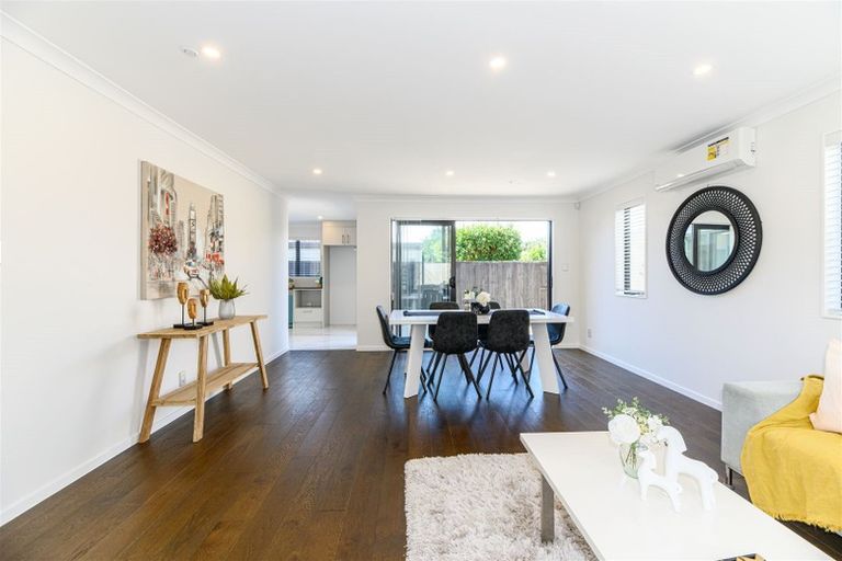 Photo of property in 166b Ennis Avenue, Pakuranga Heights, Auckland, 2010