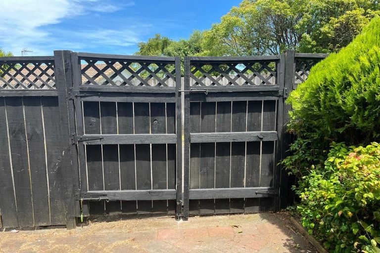 Photo of property in 13 Edendale Road, Somerville, Auckland, 2014