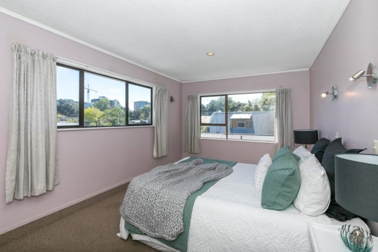 Photo of property in 8 Opoia Road, Hamilton East, Hamilton, 3216