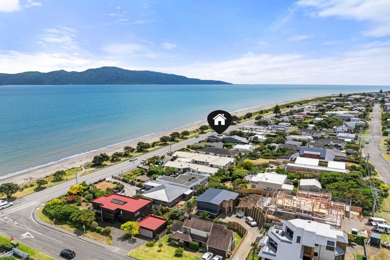 Photo of property in 88 Marine Parade, Paraparaumu Beach, Paraparaumu, 5032