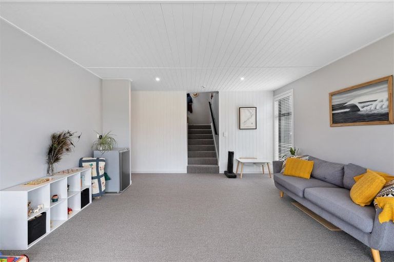 Photo of property in 17 Sam John Place, Lake Hawea, Wanaka, 9382