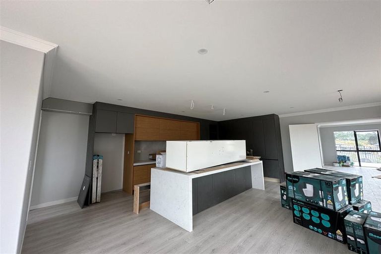 Photo of property in 16 Lumber Rise, Swanson, Auckland, 0614