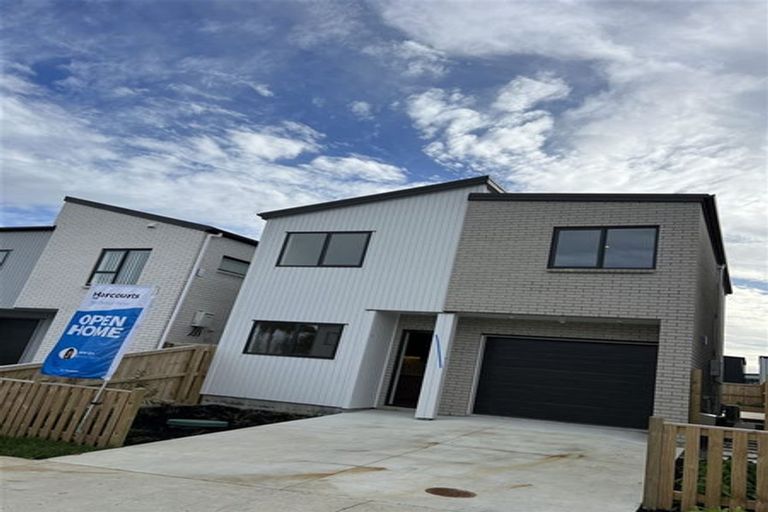 Photo of property in 31 Coast Garden Drive, Hobsonville, Auckland, 0616