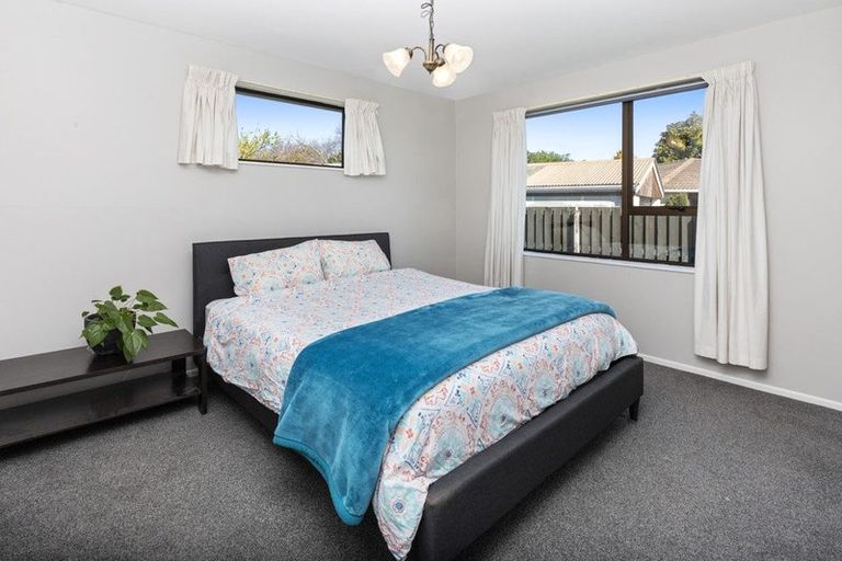 Photo of property in 4 Sonning Place, Redwood, Christchurch, 8051