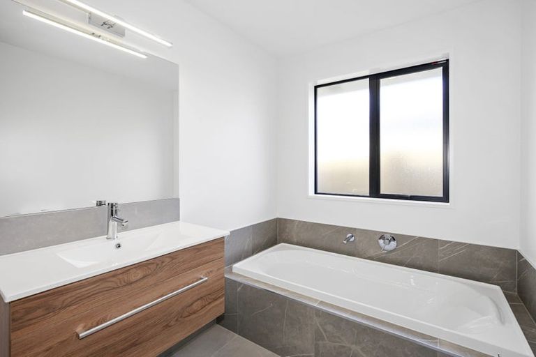 Photo of property in 6 Olearia Lane, Halswell, Christchurch, 8025