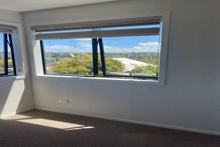 Photo of property in 35c Cedar Heights Avenue, Massey, Auckland, 0614