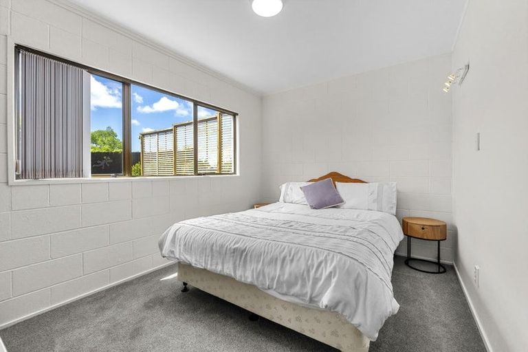 Photo of property in 97 John Downs Drive, Browns Bay, Auckland, 0630