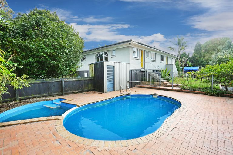 Photo of property in 8 Youngs Road, Papakura, 2110