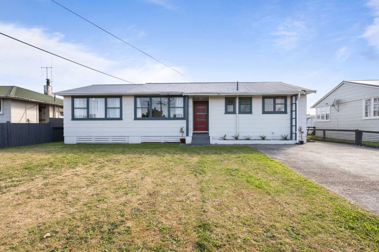 Photo of property in 13 Collins Crescent, Feilding, 4702