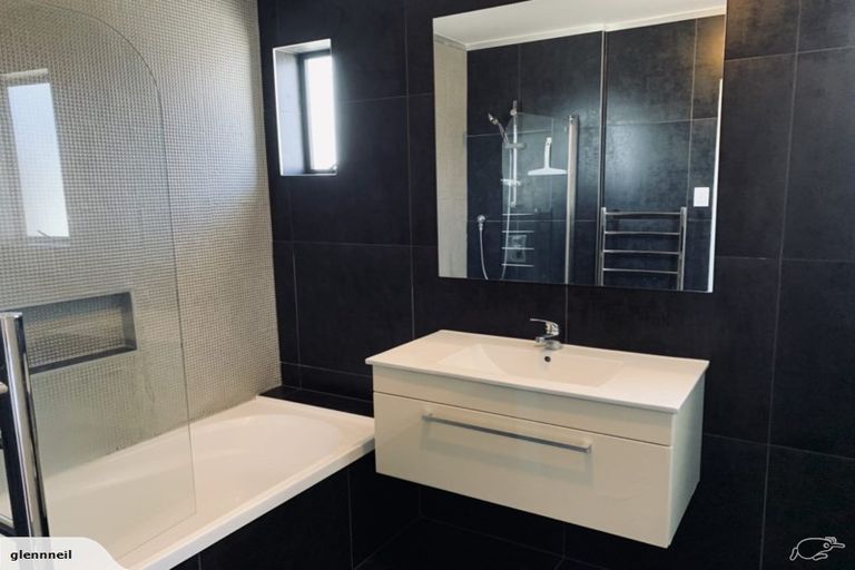 Photo of property in 52 Kirby Street, Glendene, Auckland, 0602