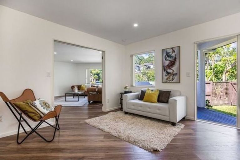 Photo of property in 24 Langana Avenue, Browns Bay, Auckland, 0630