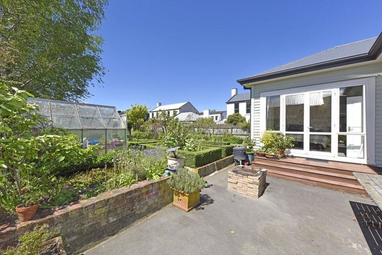 Photo of property in 122 Bishop Street, St Albans, Christchurch, 8014