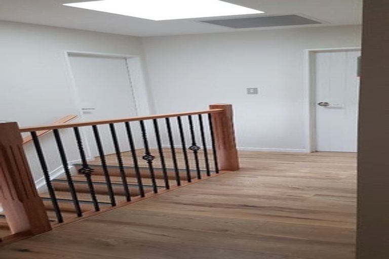 Photo of property in 9a Becroft Drive, Forrest Hill, Auckland, 0620