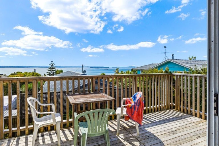 Photo of property in 1412 Whangaparaoa Road, Army Bay, Whangaparaoa, 0930