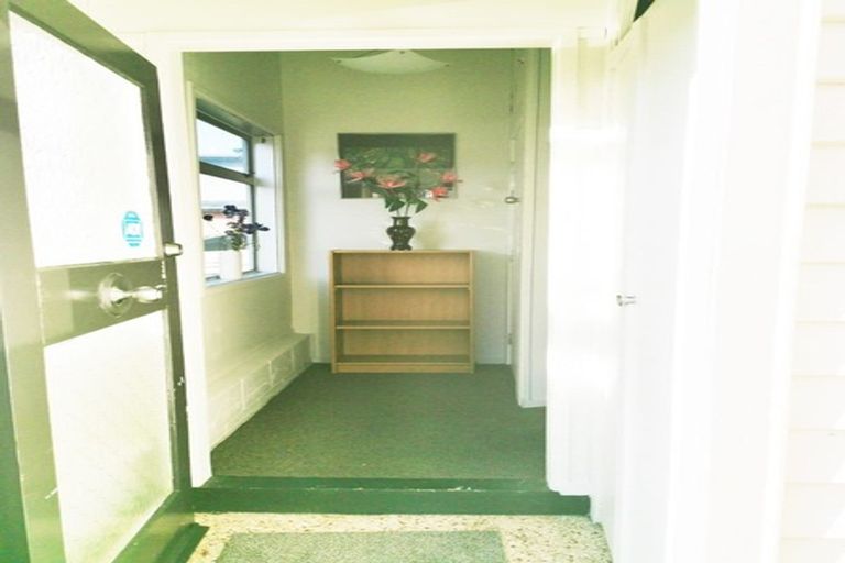 Photo of property in 39a Forrest Hill Road, Milford, Auckland, 0620