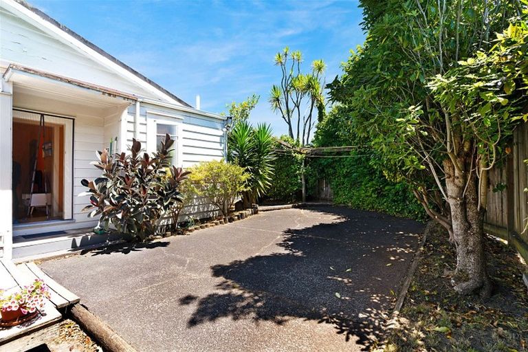 Photo of property in 17 Arawa Street, New Lynn, Auckland, 0600