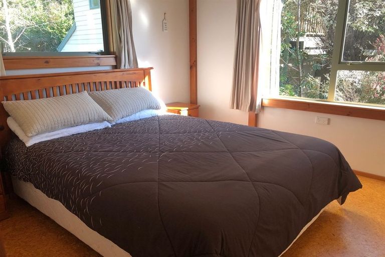 Photo of property in 21 Amelia Crescent, Waikawa, Picton, 7220