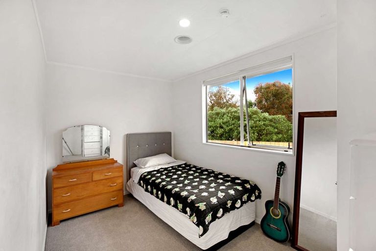 Photo of property in 1/26 Te Moau Avenue, Parakai, 0830