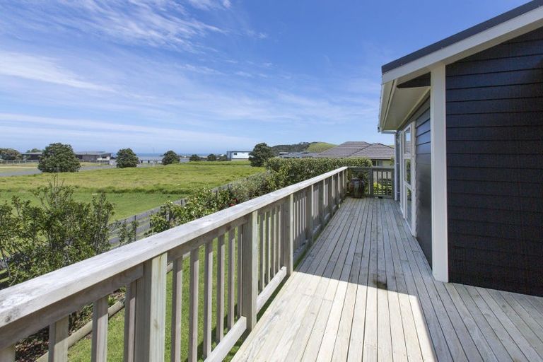 Photo of property in 3 Tua Tua Place, Baylys Beach, Dargaville, 0377