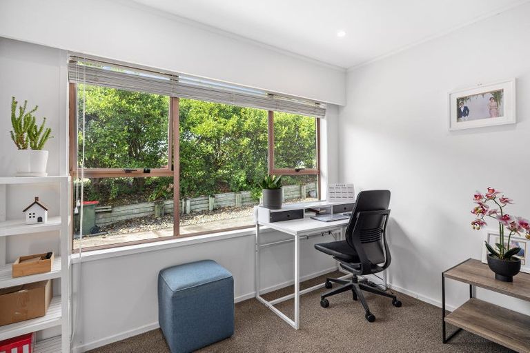 Photo of property in 3/100 Royal Road, Massey, Auckland, 0614