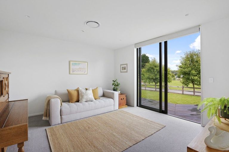Photo of property in 3 Tui Vale Lane, Halswell, Christchurch, 8025
