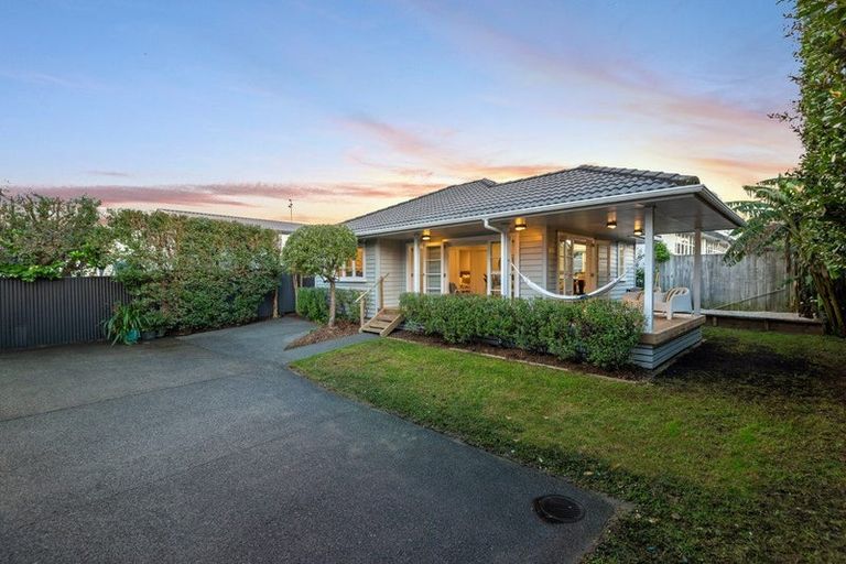 Photo of property in 7a Nelson Avenue, Northcote Point, Auckland, 0627